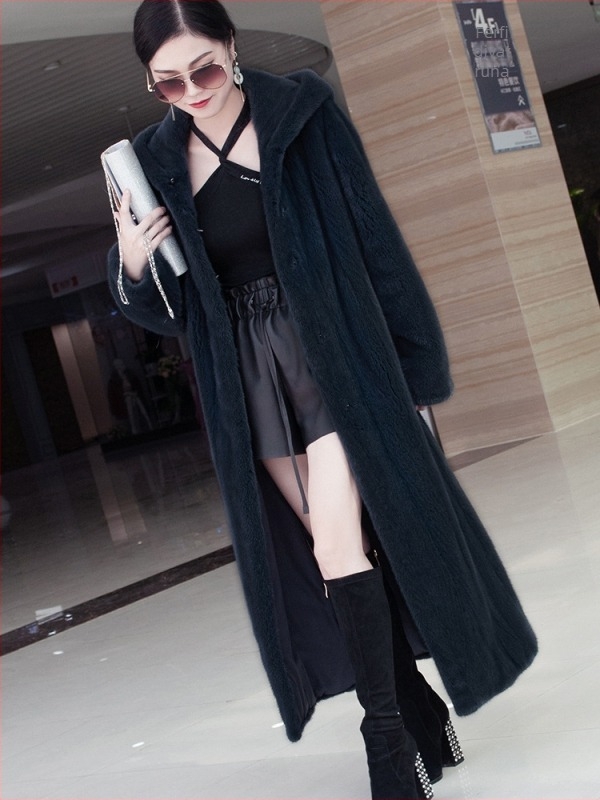 Női kapucnis műszőrme kabát, hosszított fazon, laza illeszkedés, téli 2023