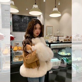 Női chenille dzseki spandex keverékkel, fő anyag tartalom <30%, második összetevő <30%, gallér róka szőrrel