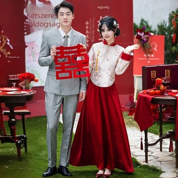 Új kínai stílusú esküvői kardigán-szett jacquár szoknyával, magas gallér, ferde nyitású csattal, nehéz brokát anyag
