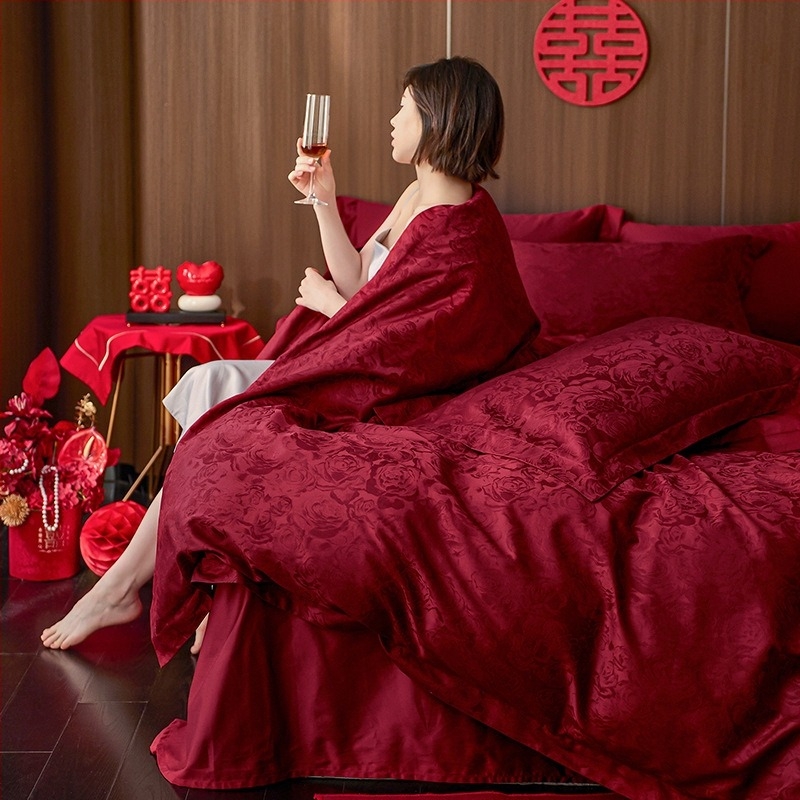 Négy részes ágyneműkészlet hosszú szálú pamutból, 100 szálas, Jacquard és szatén szövés, reaktív nyomtatás és festés, növény- és virágmintázat, esküvői stílus