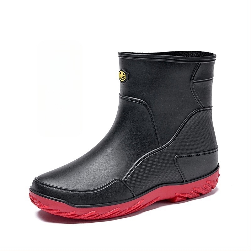 Férfiaknak készült német stílusú középmagas esőcsizma, PVC felsőrész, műanyag talp, hálós bélés, EVA talpbetét, csúszásmentes