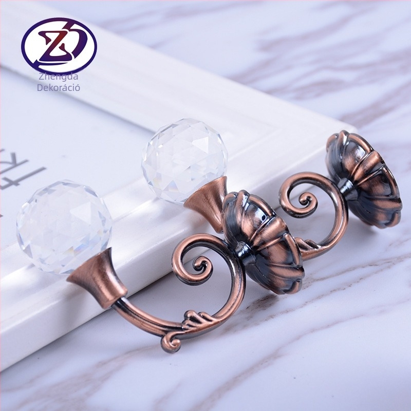 Függönyhorgok, Rattan Round Head Crystal Hook modell, Zn ötvözet anyag, világos luxus stílus, alkalmas függönyökhöz