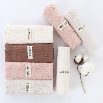 100% pamut jacquard bojtos arc törölköző, 32S szál, végigvarrt, 50–80 g, 99% pamut