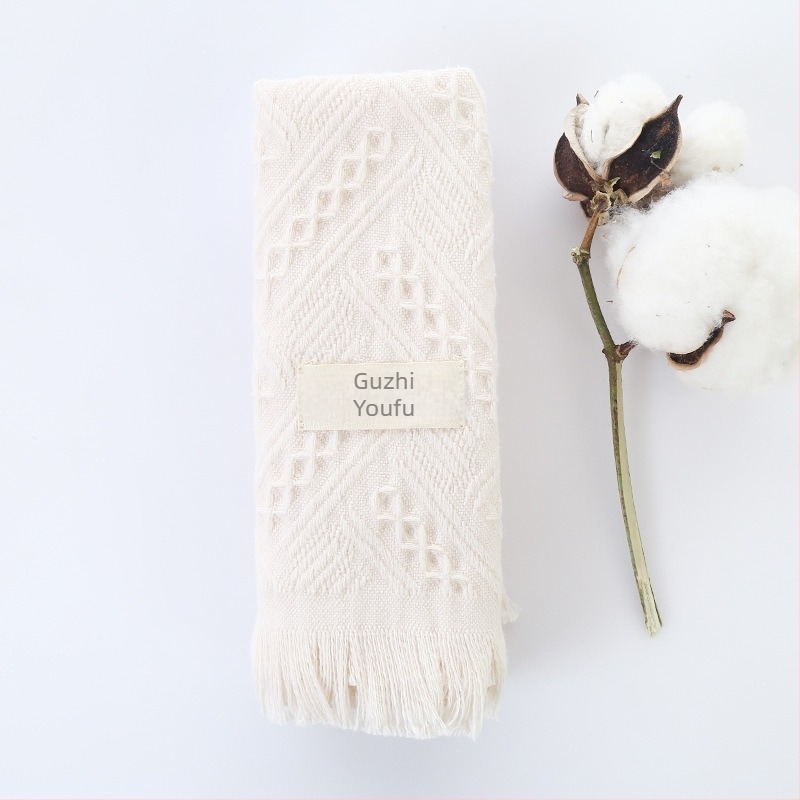 100% pamut jacquard bojtos arc törölköző, 32S szál, végigvarrt, 50–80 g, 99% pamut