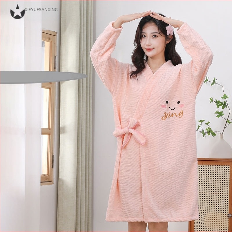 Felnőtt fürdőköpeny hosszú ujjakkal, korall fleece, ananász minta, körülbelül 350 g, 16 szálas fonal, sima szövés