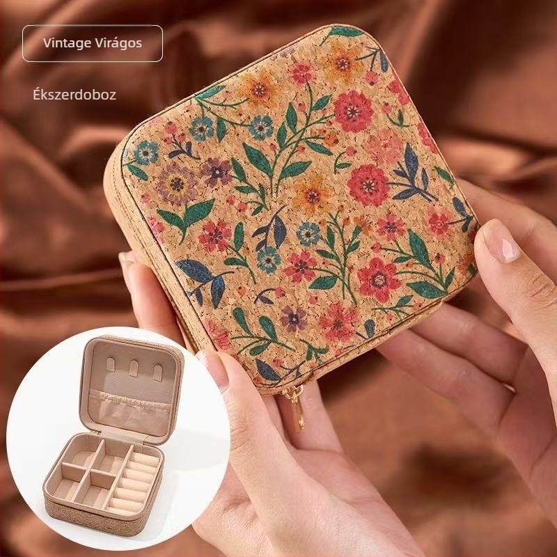 Hordozható ékszerdoboz textil bevonattal és anime mintával, karkötők, fülbevalók és nyakláncok tárolására, személyre szabás elérhető.