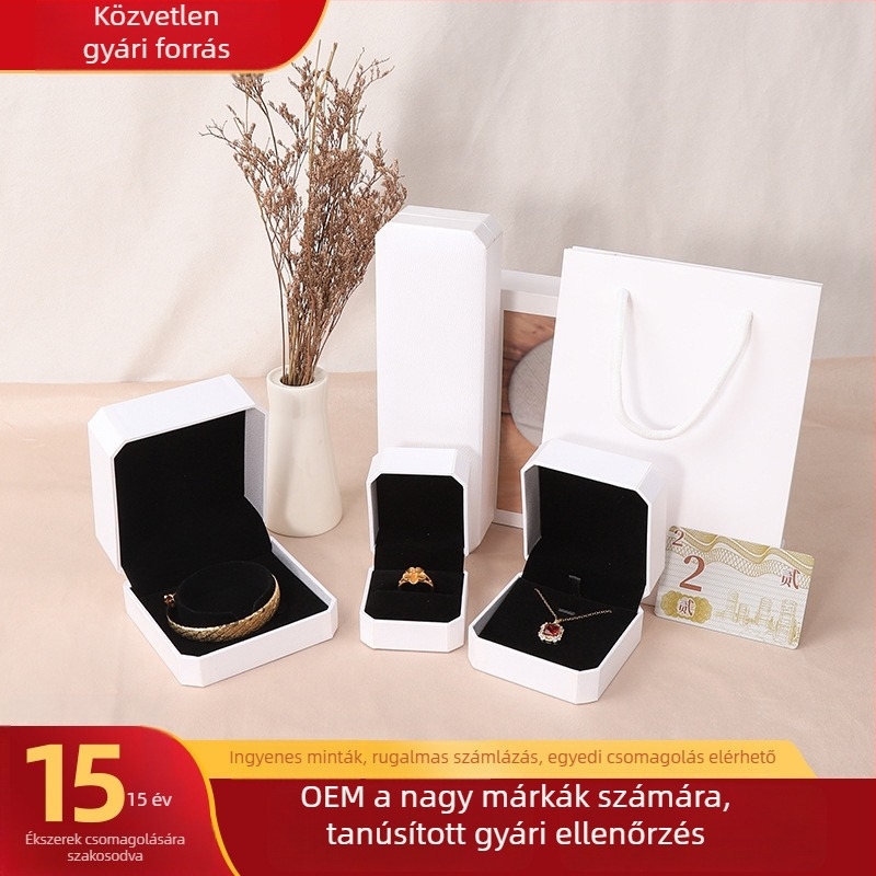 Ékszeres doboz nyolcszögletű, bőrhatású papírból, ékszer csomagolás, Zhen box márka