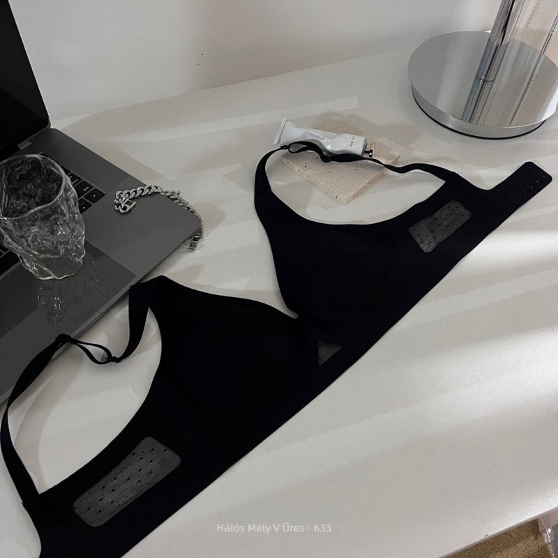 Drót nélküli, varrás nélküli melltartó hálós, mély V-vel, légáteresztő, kapocszár