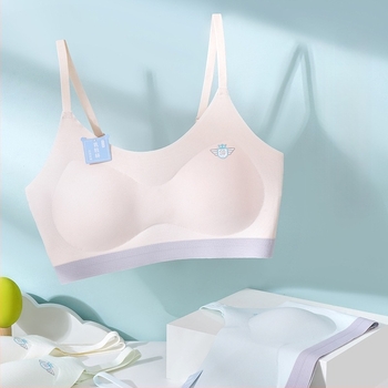 Fejlődésben lévő lányok sportmelltartója rögzített kosarakkal, varrat nélküli latex