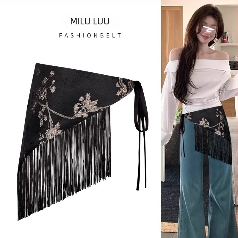 Etno-stílusú pamut deréköv rózsa mintával és bojtokkal, hossza 135 cm