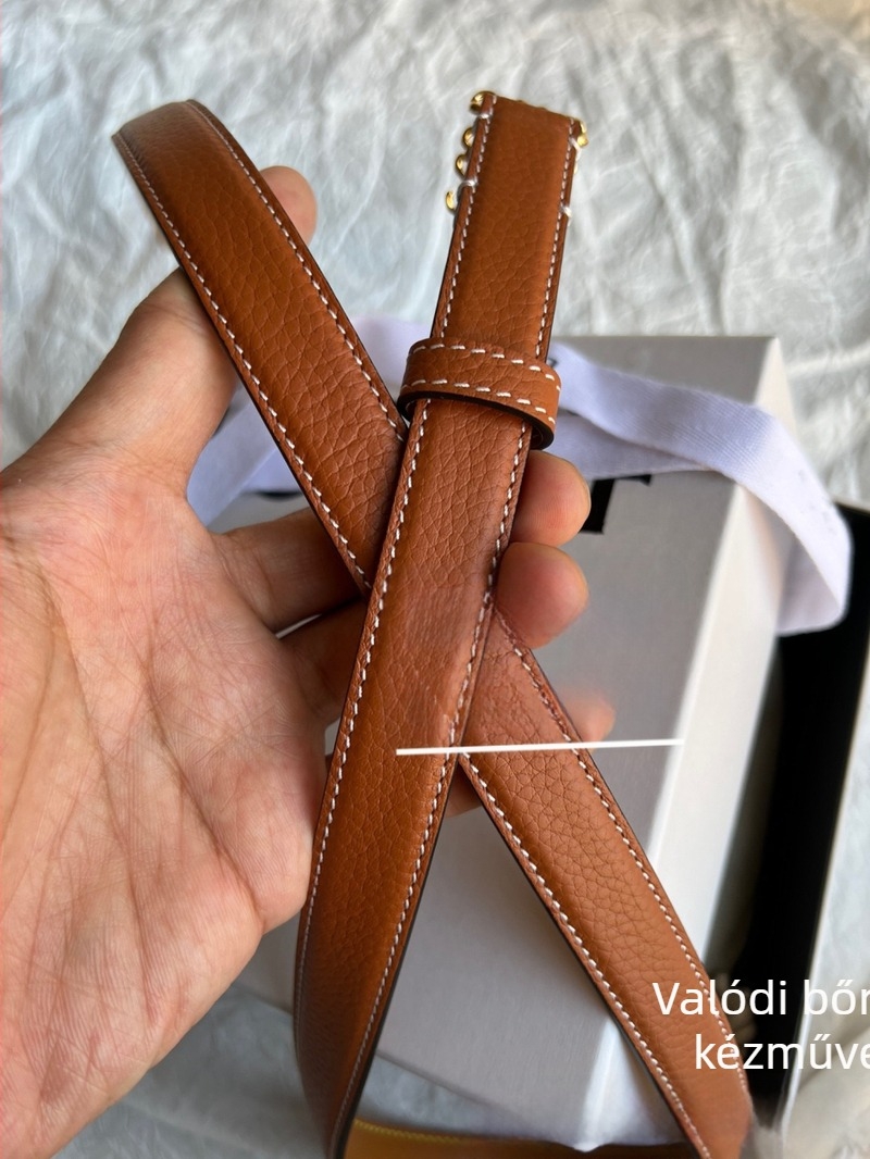 Női bőrvö, valódi bőr, felső réteg marhabőr, lychee mintázat, 2 cm szélesség, réz csattal