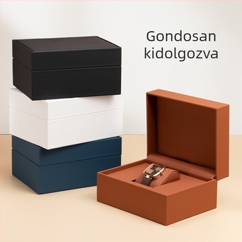 PU bőrrel készült nyitható fedelű óra tok – luxus doboz logóval, raktáron