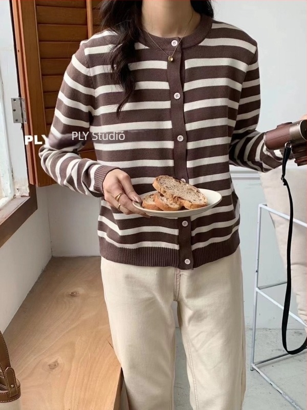 Női csíkos kötött kardigán pulóver, kerek nyakú, hosszú ujjú, szabályos hosszúságú