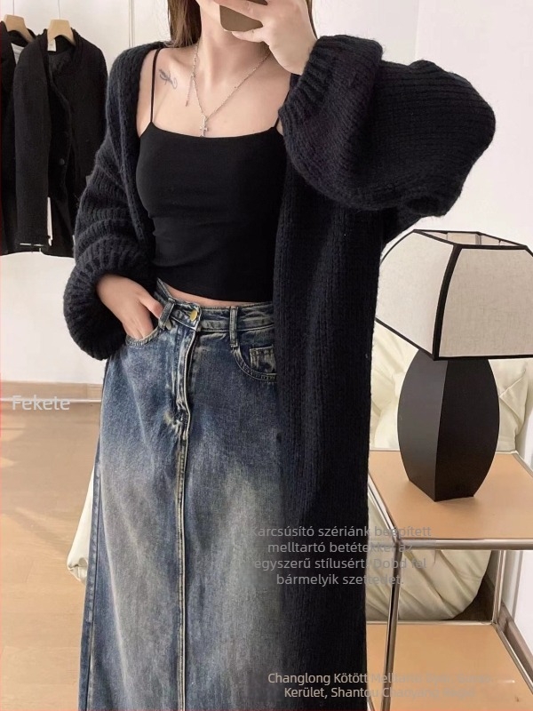 Pamut camisole vékony pántokkal és beépített párnákkal, V-nyakú, elegáns hát, tavasz–nyár
