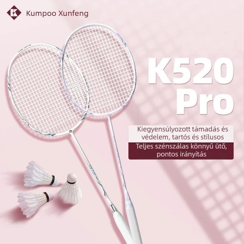 Badmintonütő Kumpoo Xunfeng K520Pro, szénszálas keret, nylon húzású, tömeg 80–84 g, fogásvastagság G5, egyes játékhoz