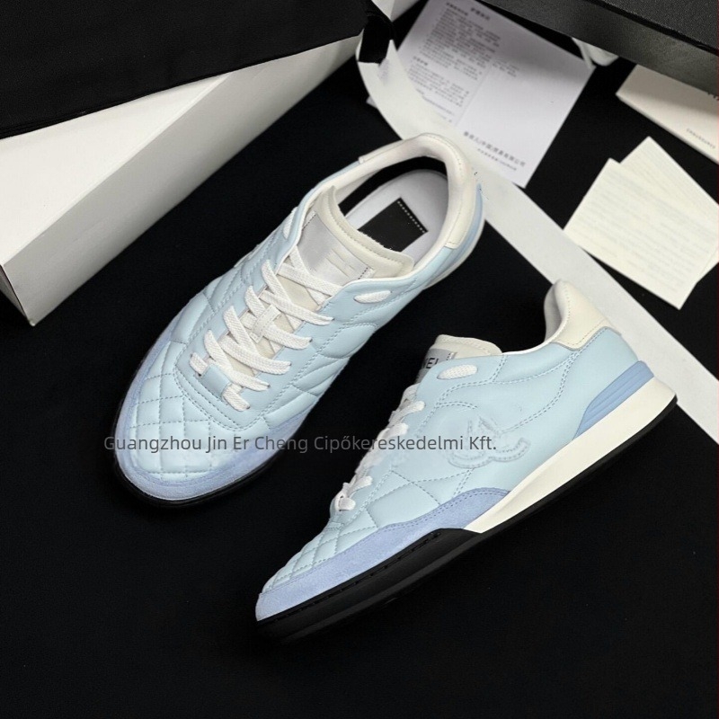 Női bőr sneaker, rombos mintás steppeléssel, lace-up zárás, vastag talp, légáteresztő
