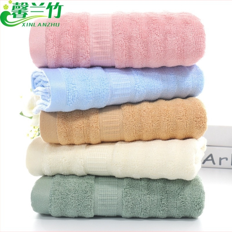Gyerek törölköző bambuszrostból hullámos jacquard mintával, 65 g, slub fonal, 70% bambuszrost, vízfelvétel 5–10 s, logónyomtatás elérhető, testreszabható