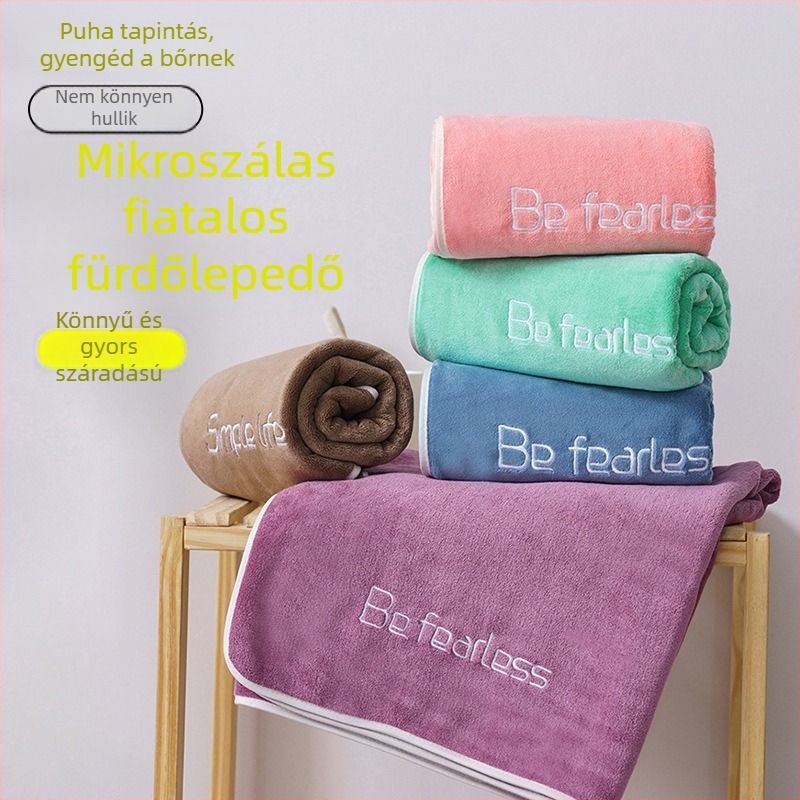 Fürdőlepedő ultrafinom rostból, hímzett szegéllyel és logó testreszabással; súly 200 g fölött; 32s szál; feldolgozás: hímzés, hajtás, kivágás.