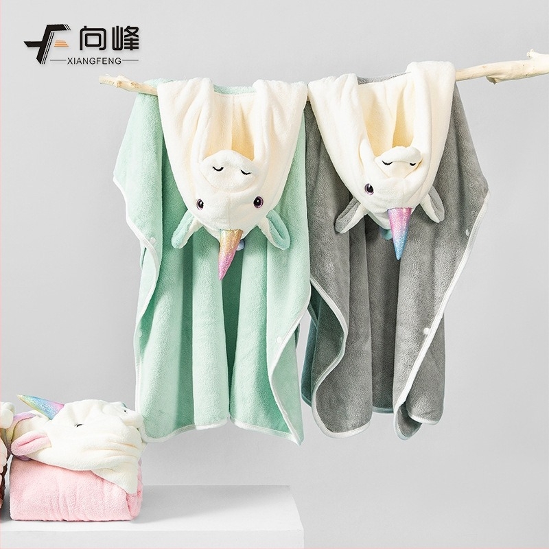 Egyszarvú mintás gyerek fürdőköntös korall fleece-ből, nedvszívó; 400–500 g; 150D szál; testreszabás elérhető