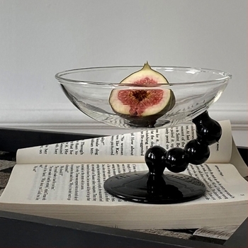 Gyümölcstál otthoni nappaliba, snack tálca, INS stílus, édességek és aszalt gyümölcsök, könnyed luxus, letisztult dizájn