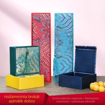 Ékszerdoboz hullámmintás brokát szövettel, hímzett tassel-lel és tárolóval fa- és szarv fésűkhöz