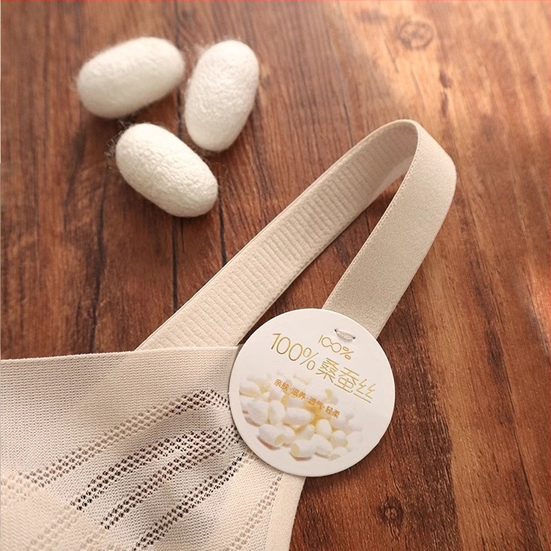 Push-up melltartó kis mellekre, varrás nélküli, 3/4 kosár, vékony formázott kosár, nylon anyag, fix dupla pántok, hátul négy kapocs