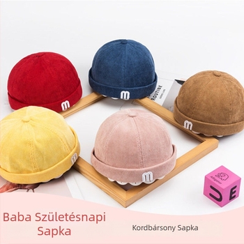 Piros első születésnapi sapka babáknak, corduroy beret négy évszakra, retro stílus