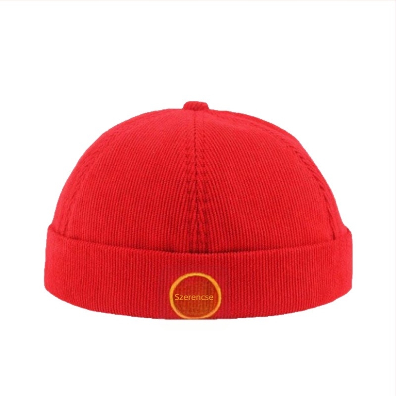 Piros első születésnapi sapka babáknak, corduroy beret négy évszakra, retro stílus