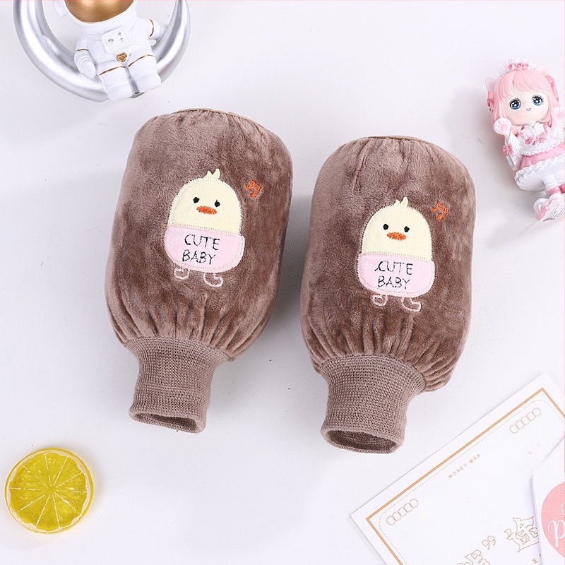 Gyerekeknek szánt karvédő mandzsetta hímzett rajzfilm kacsa motívummal, bébi velúr anyag, antifouling, őszre és télre