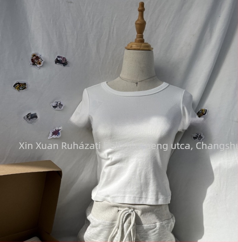 BM-stílusú női pamut crop top, rövid ujjú, kerek nyak, slim fit