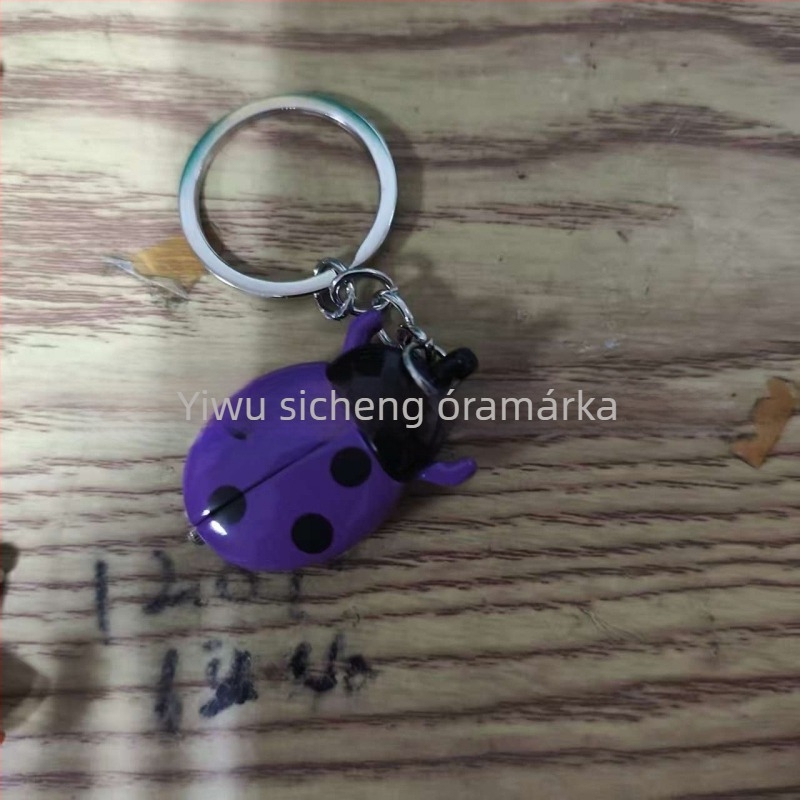 Katicabogár motívumú kvarc zsebóra, fém tokkal, organikus üvegből készült tükör, mutató kijelző, testreszabható