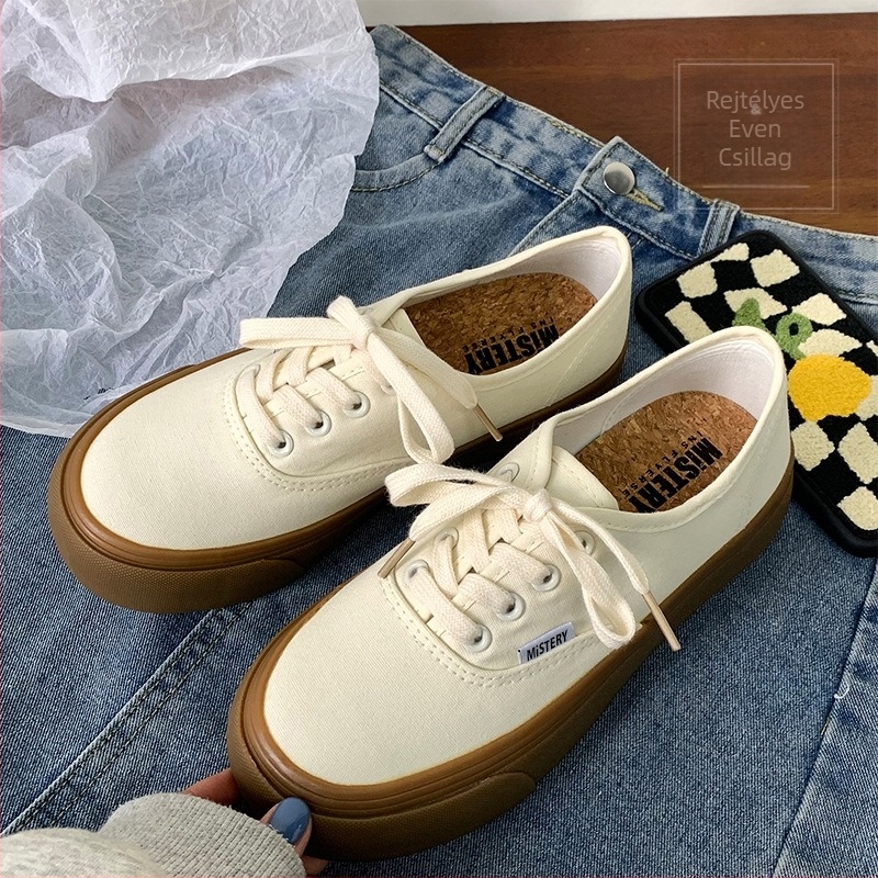 Női vászon slip-on sneaker vastag talppal, rácsos mintázat, alacsony felsőrész, vulkanizált talp, légáteresztő