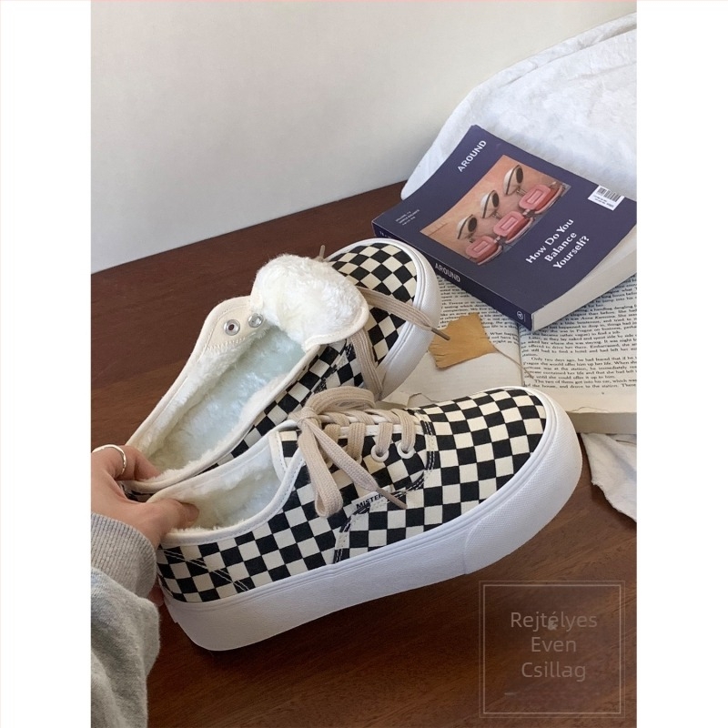 Női vászon slip-on sneaker vastag talppal, rácsos mintázat, alacsony felsőrész, vulkanizált talp, légáteresztő