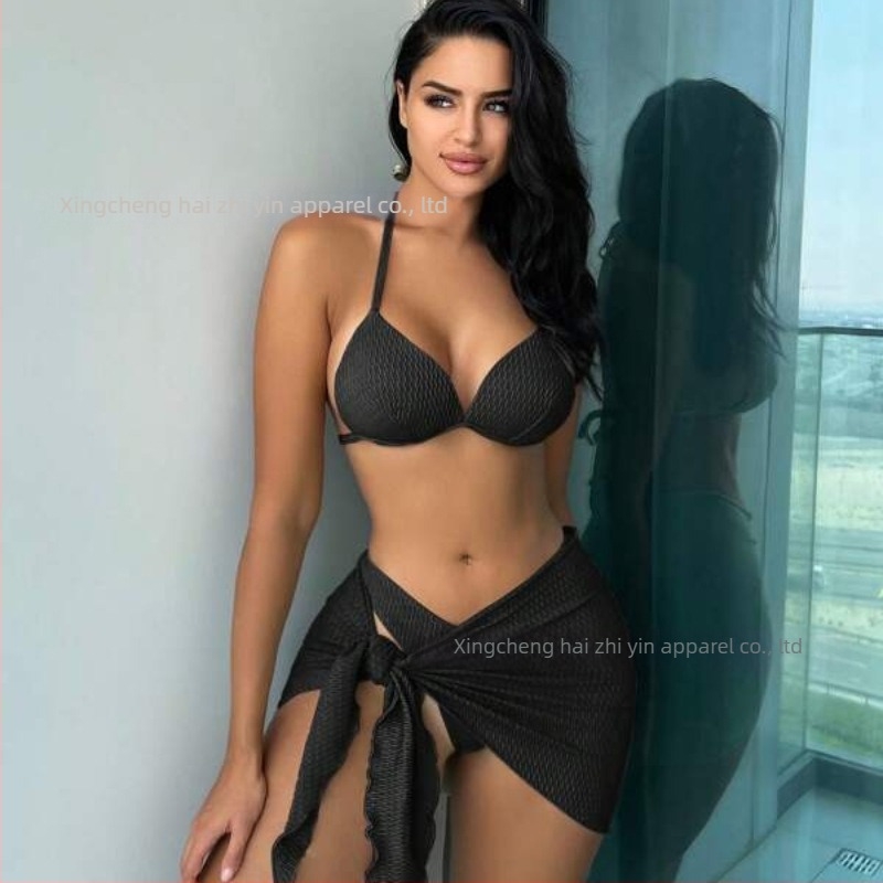 Három darabos bikini szett, poliészter anyag, 300 g, bélés 95% poliészter, melltartó betét, acélmentes támasz
