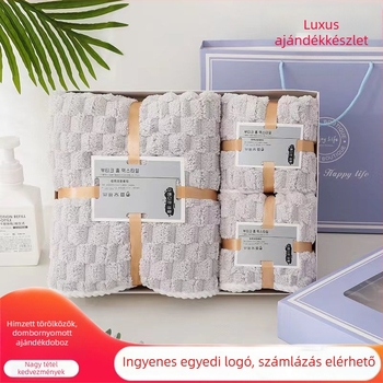 Háromrészes törölközőkészlet mikroszálas hímzéssel