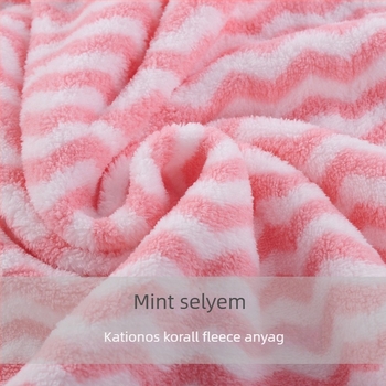 Arc törölköző — warp-kötött korall fleece, nedvszívó, 14-szálú fonal, varrás, tömeg 100–120 g