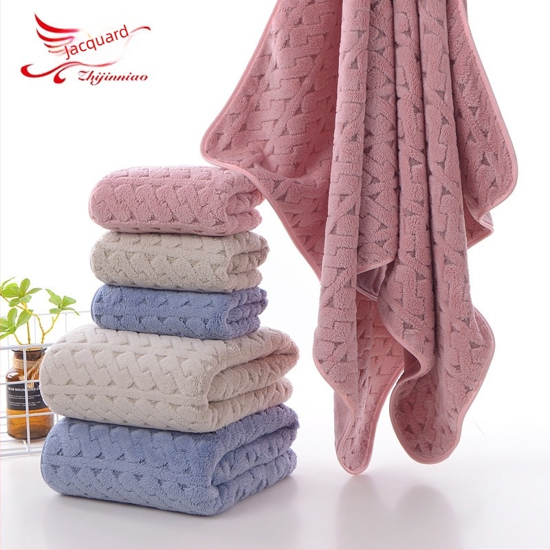 Twist Plaid fürdőtörölköző-készlet korall fleece-ből, puha és nedvszívó, arc- és testtörölközők