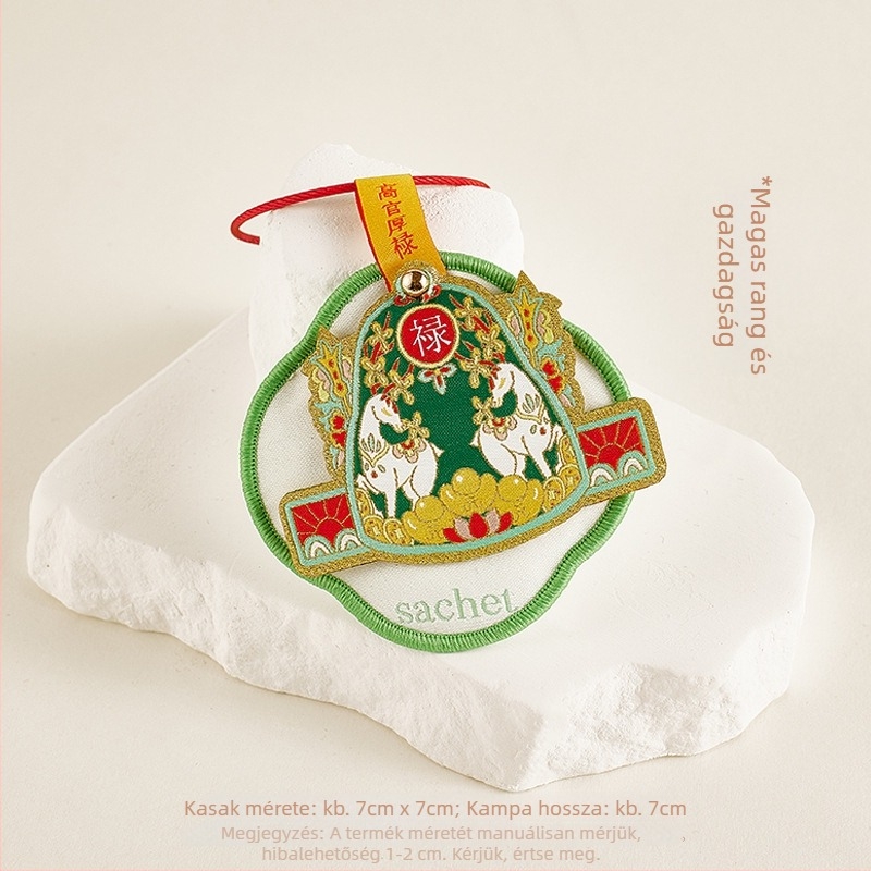 Autóba illatos vászonfüggő, hímzett áldásokkal a szerencséért, prosperitásért, hosszú élettért, boldogságért és gazdagságért. Anyag: szövet; Stílus: kínai; Kivitelezés: hímzés; Egyedi autóban használható.