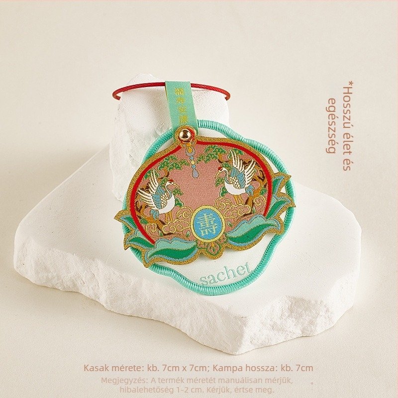 Autóba illatos vászonfüggő, hímzett áldásokkal a szerencséért, prosperitásért, hosszú élettért, boldogságért és gazdagságért. Anyag: szövet; Stílus: kínai; Kivitelezés: hímzés; Egyedi autóban használható.