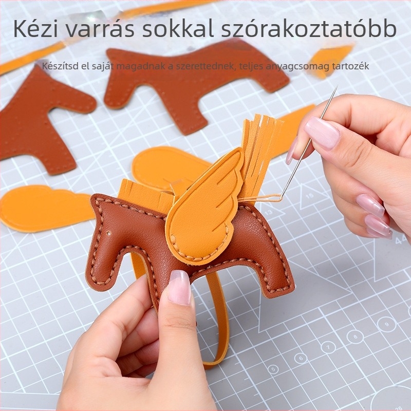 Táska lógó medál — Mini Pegazus, kézzel varrt, ultra-könnyű PU anyag, állatmintás, nyár 2024