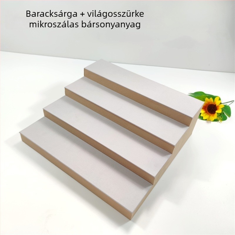 Ötszintes trapéz alakú kijelzőállvány karkötők és szemüvegek számára, fém konstrukció, 2024 tavaszán debütál