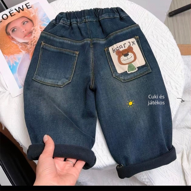 Fiúknak készült farmernadrág plüss belsővel, kockás hajtású szegéllyel, téli meleg