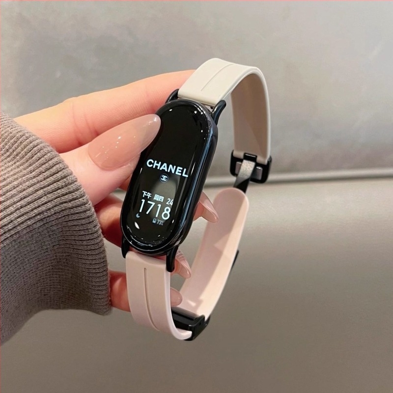Xiaomi Mi Band 9-hez kompatibil szilikon csuklópánt NFC-s mágneses összecsukható csattal – légáteresztő nyári sport szíj