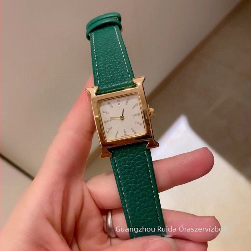 Női kvarc karóra, négyszögletes számlap, H-alakú szíj, műbőr, rozé arany csat, ásványi üveg, 24 mm-es számlapátmérő, 7 mm-es vastagság, Swiss ETA kvarc mozgató