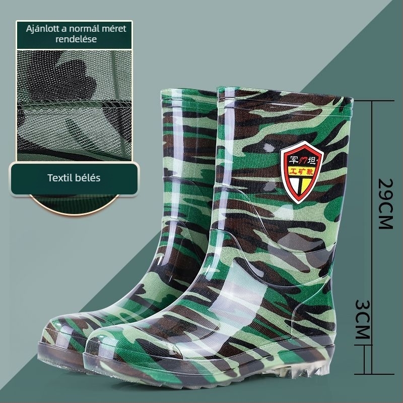Kamufláž esőcsizma, PVC felsőrész, műanyag talp, belső műszőrmés bélés, középmagasságú