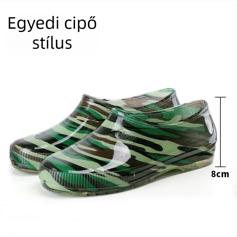Kamufláž esőcsizma, PVC felsőrész, műanyag talp, belső műszőrmés bélés, középmagasságú