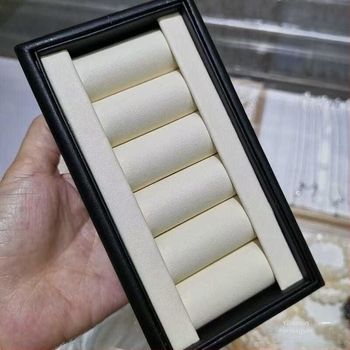 Gyöngy nyaklánc kiállító, fiókos ékszeres doboz, téglalap alakú (Márka: QITA; Tavasz 2025; Design: Drawer-Style)