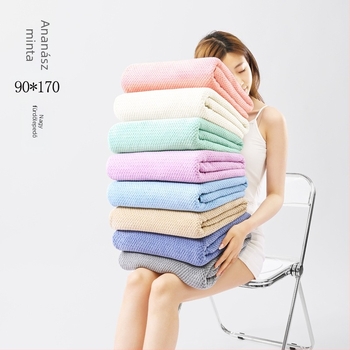 Fürdőlepedő korall plüss anyagból, ananászminta, 400–500 g, 150D szál, hajtás és jacquard.