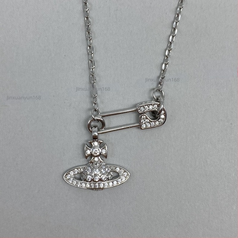 Titánacélból készült nyaklánc, O- lánccal, csillag alakú rhinestone medállal, elektroplatinált kivitel