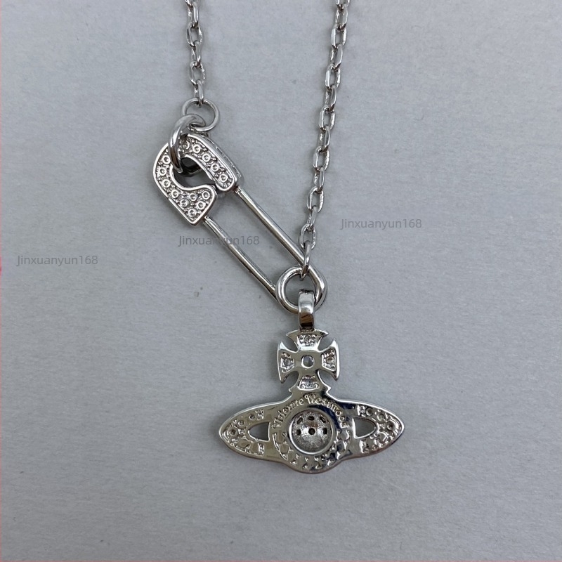 Titánacélból készült nyaklánc, O- lánccal, csillag alakú rhinestone medállal, elektroplatinált kivitel